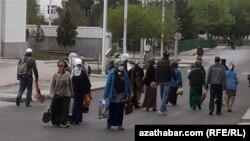 Бюджетники на субботнике. Туркменистан (архивное фото)   