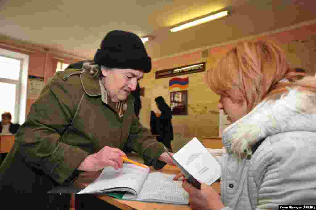 Armenia -- Presidential elections, 18Feb2013