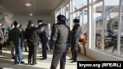 OMON «Qırım birdemliginiñ» Sudaqtaki toplaşuvında. 2018 senesi yanvarniñ 27-si