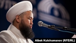 Максатбек ажы Токтомушев.