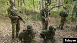 Архіўны здымак з вучэньняў «Захад-2009»