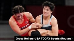 Кыргызстанка Айпери Медет кызы в полуфинале боролась с пятикратной чемпионкой мира Аделин Марией Грей (США).