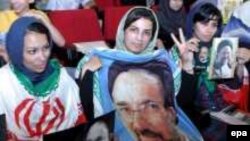 به باور برخی صاحبنظران آنچه که در دوم خرداد ۱۳۷۶ رخ داد، از نقاط عطف تحولات سیاسی ايران در سه دهه اخير بود.
(عکس از EPA)