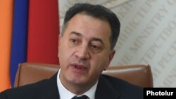 Министр экономики Армении Карен Чшмаритян (архив)