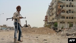 یکی از وفاداران به عبد ربه هادی منصور در عدن