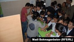 Мектеп асханасы. Алматы, 13 қыркүйек 2013 жыл.                   