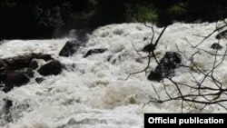 Каракол суусу. Иллюстрациялык сүрөт.