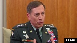 ژنرال پترایوس بستن زندان گوانتانامو را در موفقیت آمریکا در عراق و افغانستان موثر می داند.