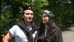 Чит илдә укучы яшьләр: Расих һәм Ләйсән Туктамышовлар