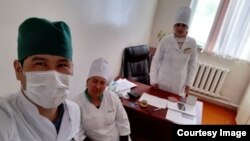 Нурлан Абдужалил уулу с коллегами.