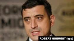 George Simion propune reintroducerea uniformelor școlare obligatoriu.