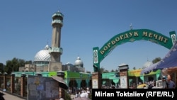 Бишкектеги борбордук мечит, 26-июль, 2013. 