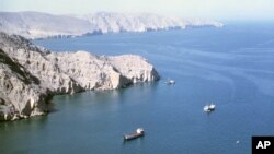 تنگه هرمز یکی از شریان‌های اصلی انتقال نفت است.