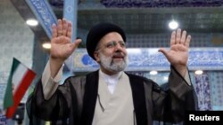 از زمان روی کار آمدن ابراهیم رئیسی، «فقط ۱۸۰ انتصاب در حوزه معاونان وزرا، استانداران، مدیران سازمان‌های بزرگ دولتی، مشاوران و رؤسای دانشگاه‌های مهم در دولت سیزدهم انجام شده است».