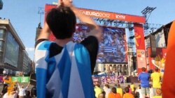 Україна стежить за матчем Польща-Греція