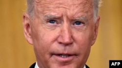 Президент Байден: США з 14 серпня евакуювали з кабульського аеропорту 13 000 людей