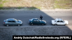 У санітарного лікаря запитали, чи можна вбити коронавірус за допомогою «холодного туману», яким таксисти дезінфікують машини