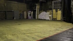 Бухоро театри актёрлари пахта териш санъатини кўрсатмоқда