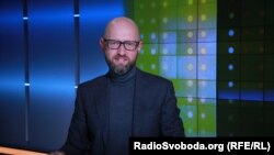 Арсеній Яценюк вважає, що треба просити допомоги з вакцинами у США й активніше пропагувати вакцинацію