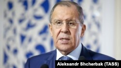 لاوروف راه حل بحران ونزوئلا را «تنها در گفت‌وگوی رئیس جمهور این کشور با اپوزیسیون»‌ می‌داند.