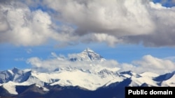 Гора Джомолунгма