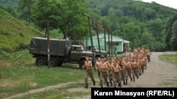 Լեռնային Ղարաբաղի Պաշտպանության բանակի ստորաբաժանումներից մեկը վարժանքների ժամանակ, հուլիս, 2012թ.