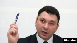 Вице-спикер Национального собрания Армении Эдуард Шармазанов (архив)