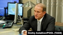 У посольстві нагадали, що Медведчук перебуває під санкціями США «за підрив безпеки, територіальної цілісності та демократичних інституцій України».