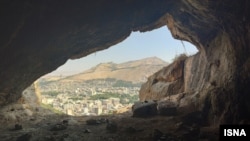 غار قمری از غارهای پیش از تاریخ دره خرم‌آباد