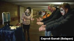 Беларуси -- Оьрсийчоьнан пропагандана дуьхьал Флешмоб (Сихонца гулбалар) (Flashmob), Минск, 31ГIад.2016