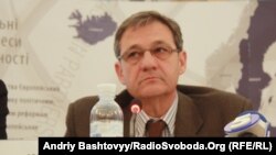 Жозе Мануел Пінту Тейшейра, архівне фото