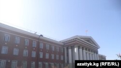 Ўш Давлат университети қошидаги Ўзбек гуманитар-педагогика институти бугунги кунда кафедра даражасида фаолият юритмоқда.