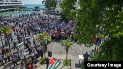 Митинг оппозиции в Сухуме, 2014 год