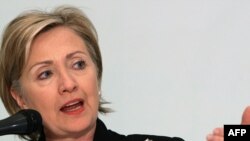 وزير امور خارجه آمريكا می گوید: وزيران امور خارجه عرب همراه با سياستمداران اسرائيلى و دولت محمود عباس «بارها و بارها» نگرانى خود را از مداخله ايران در امور منطقه ابراز كردند.