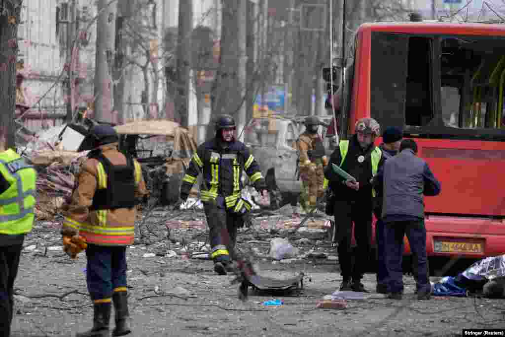 Ратаўнікі на месцы атакі ў Сумах