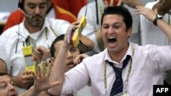 عباس پاليزدار که خود را دبير کميته تحقيق و تفحص مجلس معرفی کرده بود، پس از ايراد اتهام های سنگين در زمينه فساد اقتصادی به مقام های جمهوری اسلامی، بازداشت شد.(عکس: RFE/RL)