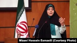 موضوع اختصاص ۳۰ درصد از پست‌های مدیریتی به زنان از جمله وعده‌های انتخاباتی حسن روحانی بوده و در ماه های اخیر، هیچ آمار کلی از انتصاب زنان به پست های مدیریتی منتشر نشده است