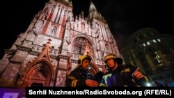Київський костел святого Миколая передають римо-католицькій церкві на постійне користування. Про це вірні просили владу впродовж 30 років. Цього року у храмі сталась пожежа. Київ, 3 вересня 2021 року 