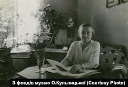 Олена Кульчицька, 1940–1950-і роки