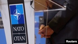 За словами дипломата, підсумком зустрічі було те, що НАТО продовжить нарощувати підтримку Україні, і «Путін нас не залякає» (ілюстраційне фото)