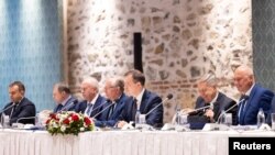 Российская делегация на переговорах в Стамбуле. 16 мая 2025 года