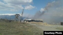 На месторождении Макмал. 11 апреля 2017 года.
