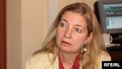 АКШнын Кыргызстандагы элчиси Татиана Гфэллэр  