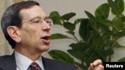 رابرت آین‌هورن، مقام ارشد در وزارت خارجه آمریکا