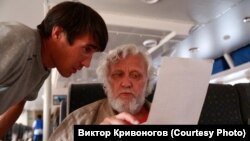 Виктор Кривоногов проводит анкетирование кета
