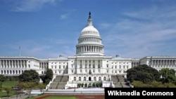 نمایی از کنگره آمریکا شامل مجلس نمایندگان و سنای ایالات متحده