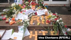 Акция против НТВ у Останкинского телецентра. Москва, 18 марта 2012 г