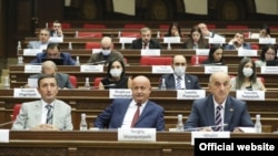 «Քաղաքացիական պայմանագիր» խմբակցության պատգամավորները ԱԺ նիստերի դահլիճում, արխիվ