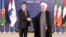 Türkmenistanyň prezidenti Gurbanguly Berdimuhamedow we Eýranyň prezidenti Hassan Rohani.
