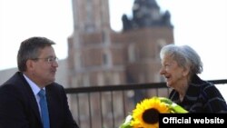 Президент Польщі Броніслав Коморовський і Віслава Шимборська, Краків, 17 січня 2012 року